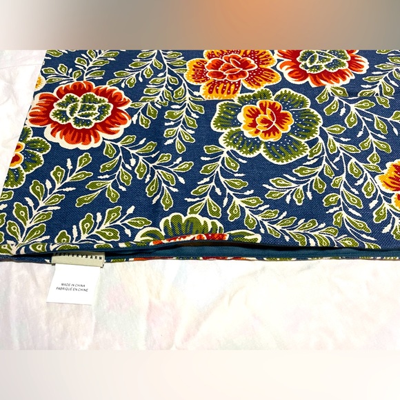 Pottery Barn Vintage Floral Linen Lumbar Pillow Cover, 16X26” - Picture 7 of 8